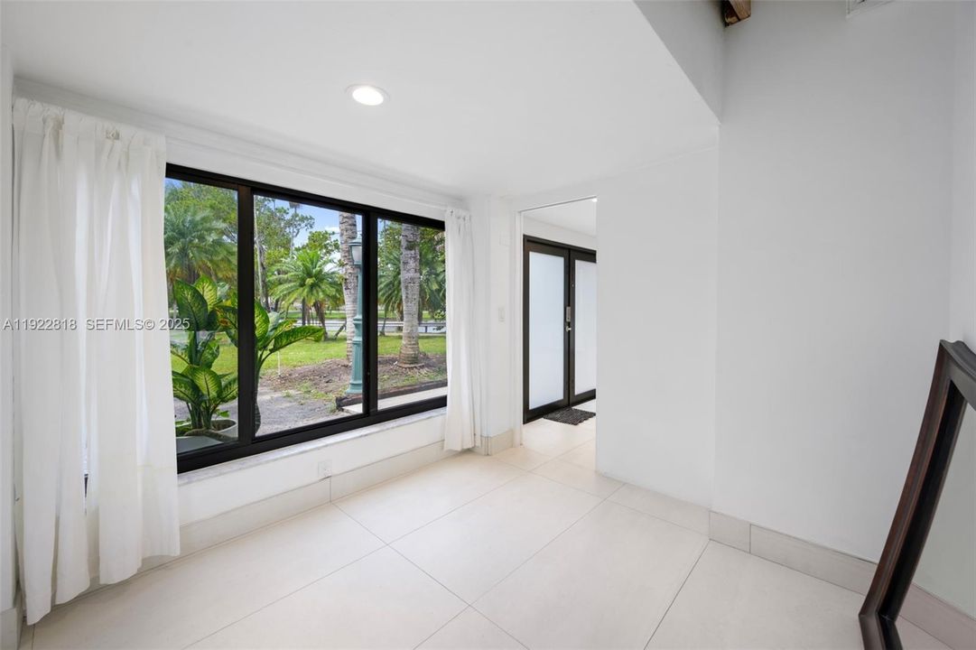 For Rent: $4,300 (4 beds, 2 baths, 1467 Square Feet)