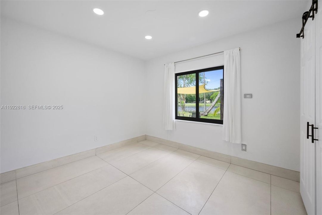 For Rent: $4,300 (4 beds, 2 baths, 1467 Square Feet)