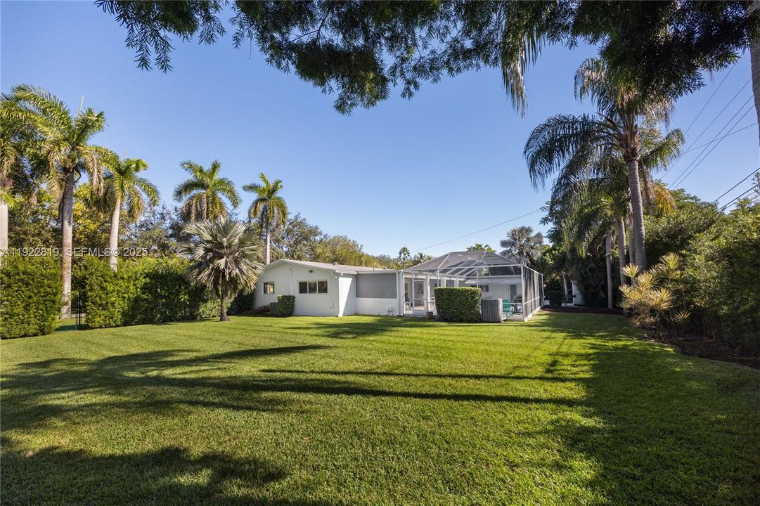 For Sale: $1,395,000 (3 beds, 2 baths, 2089 Square Feet)