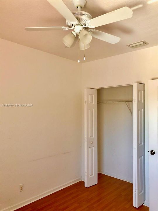 For Sale: $225,900 (3 beds, 2 baths, 999 Square Feet)