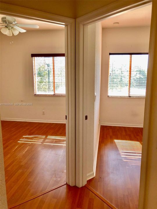 For Sale: $225,900 (3 beds, 2 baths, 999 Square Feet)