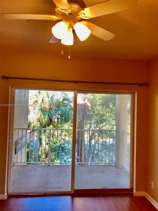 For Sale: $225,900 (3 beds, 2 baths, 999 Square Feet)