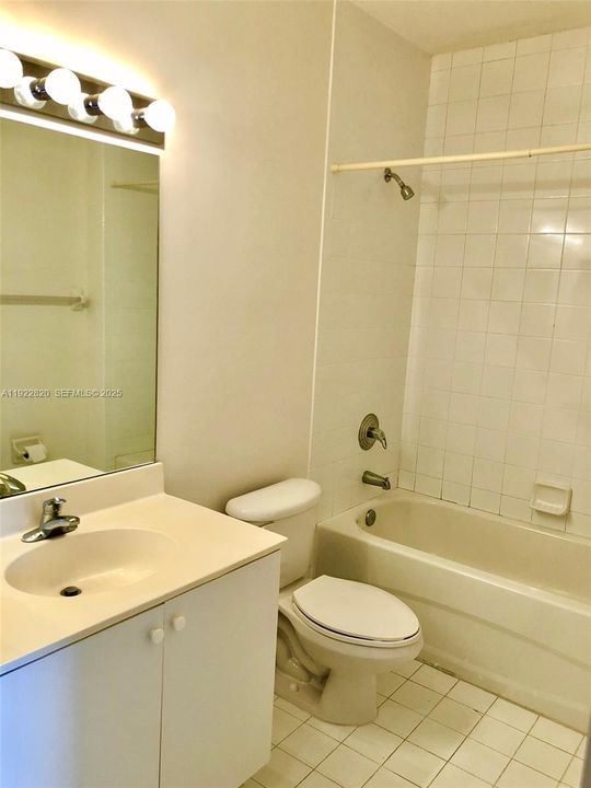 For Sale: $225,900 (3 beds, 2 baths, 999 Square Feet)