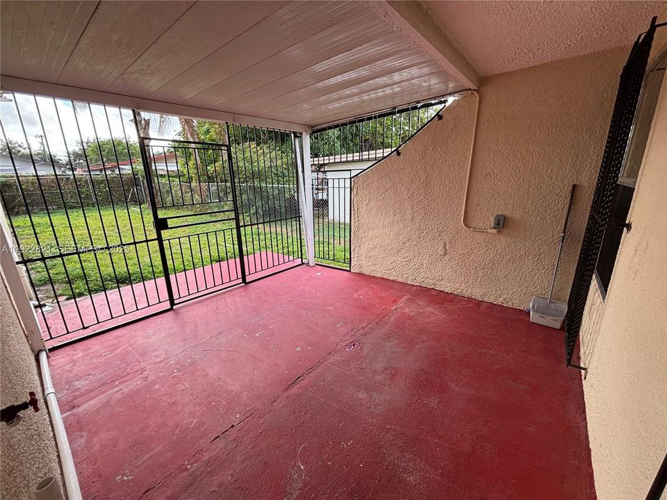 For Sale: $560,000 (0 beds, 0 baths, 1524 Square Feet)