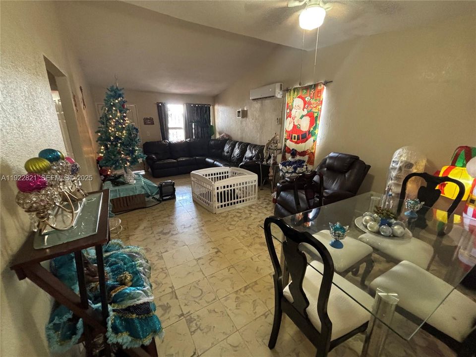 For Sale: $560,000 (0 beds, 0 baths, 1524 Square Feet)