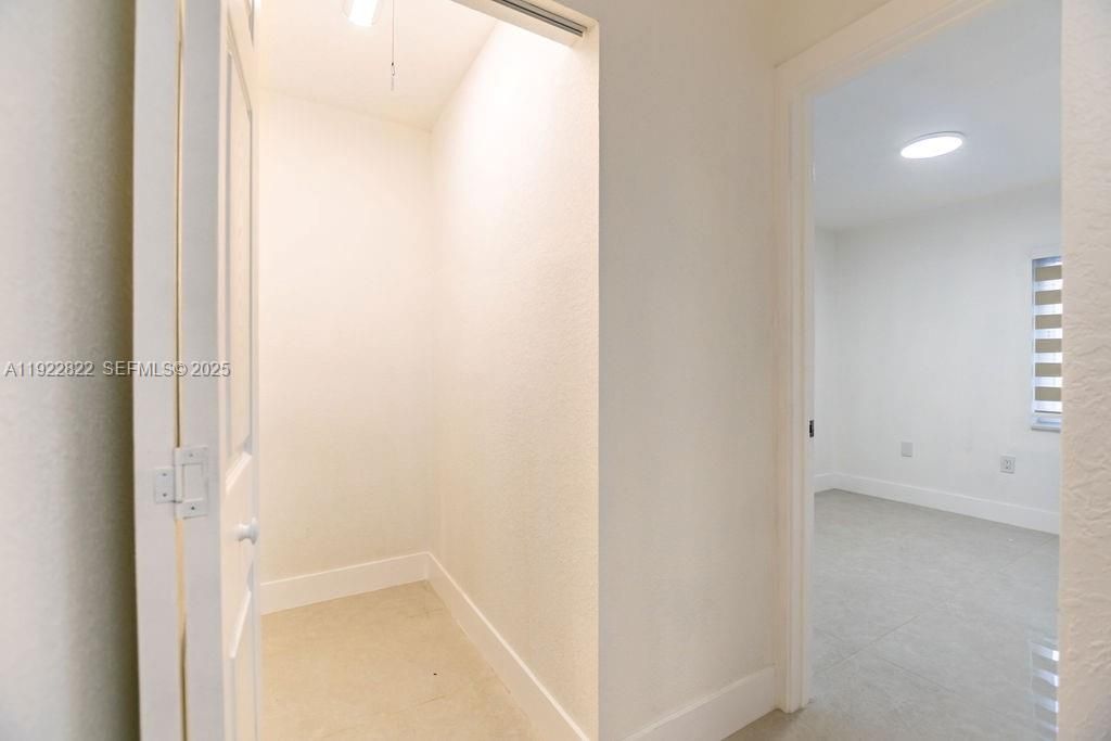 For Rent: $3,200 (3 beds, 2 baths, 1061 Square Feet)