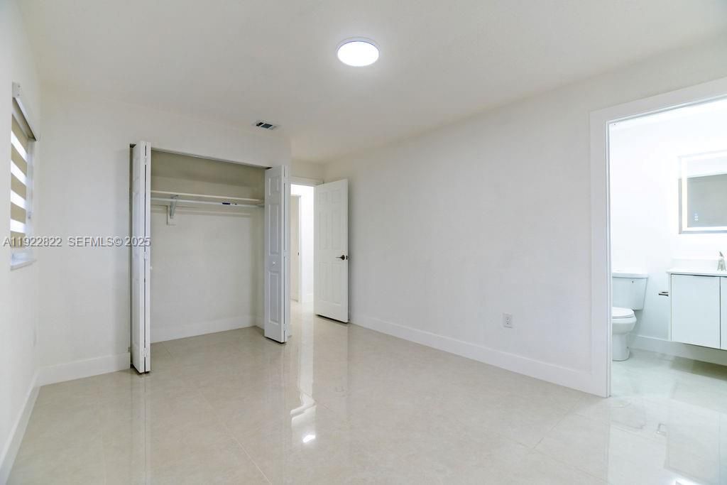 For Rent: $3,200 (3 beds, 2 baths, 1061 Square Feet)