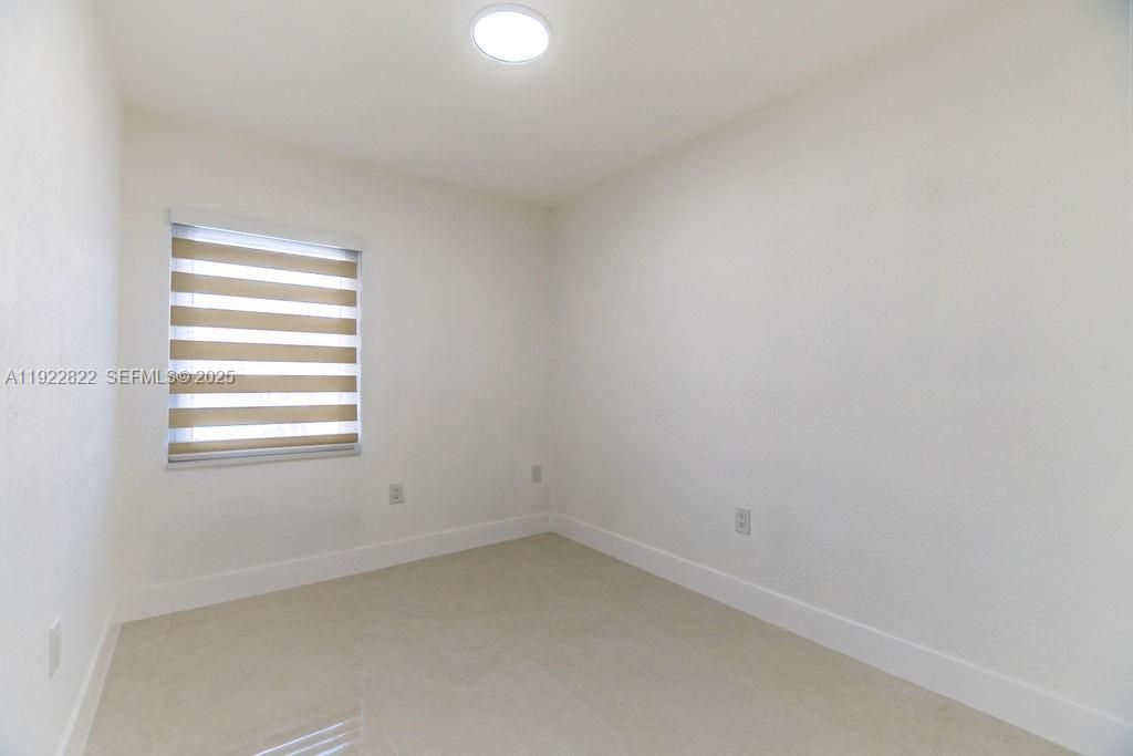 For Rent: $3,200 (3 beds, 2 baths, 1061 Square Feet)