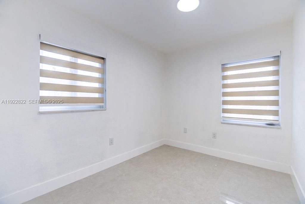 For Rent: $3,200 (3 beds, 2 baths, 1061 Square Feet)