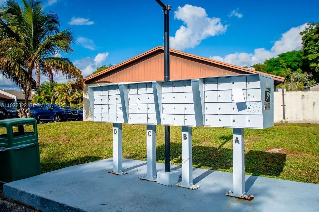 For Rent: $3,200 (3 beds, 2 baths, 1061 Square Feet)