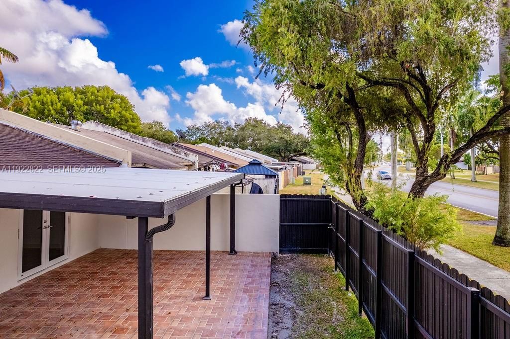 For Rent: $3,200 (3 beds, 2 baths, 1061 Square Feet)