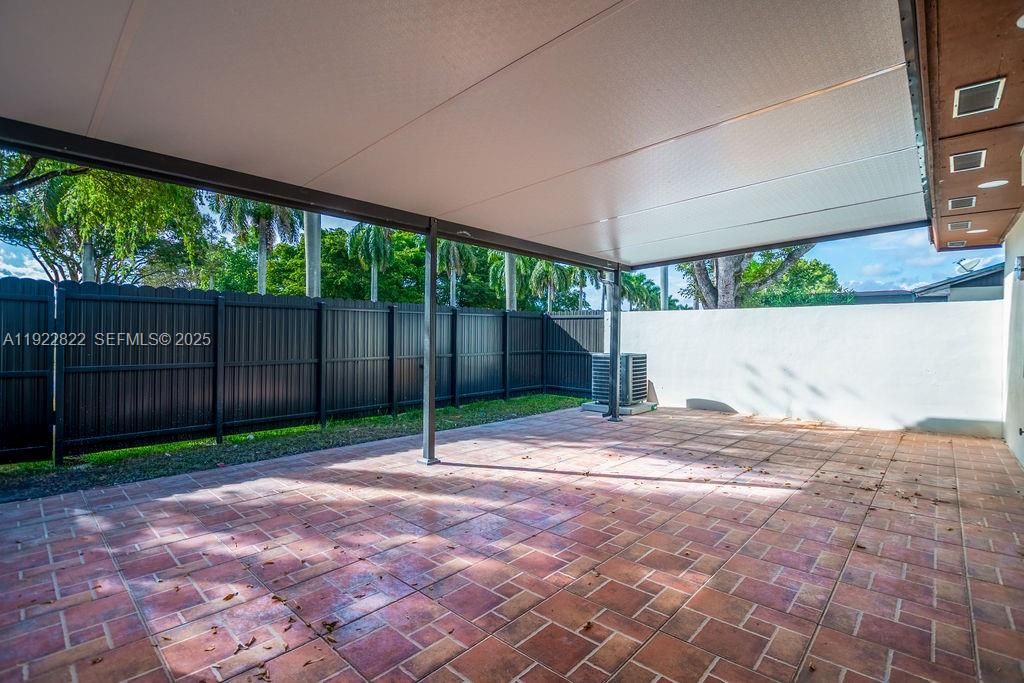 For Rent: $3,200 (3 beds, 2 baths, 1061 Square Feet)