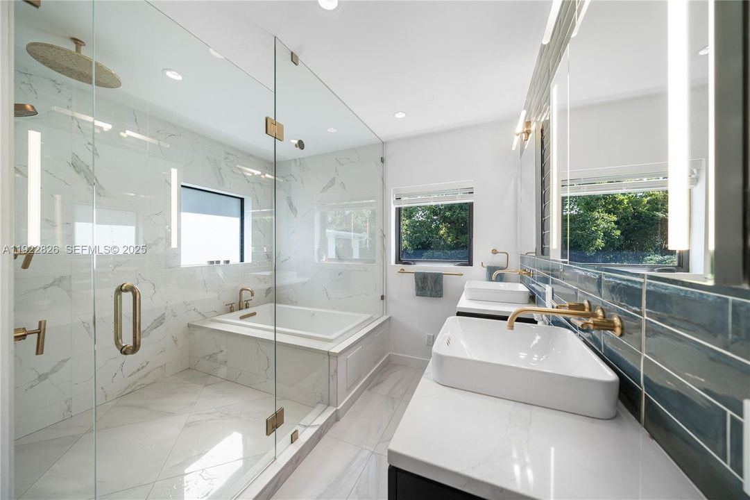 待售: $2,385,000 (5 贝兹, 3 浴室, 2962 平方英尺)