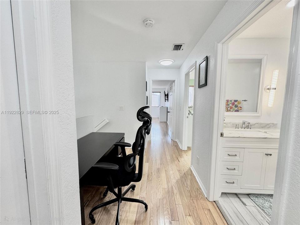 待售: $550,000 (4 贝兹, 2 浴室, 1886 平方英尺)