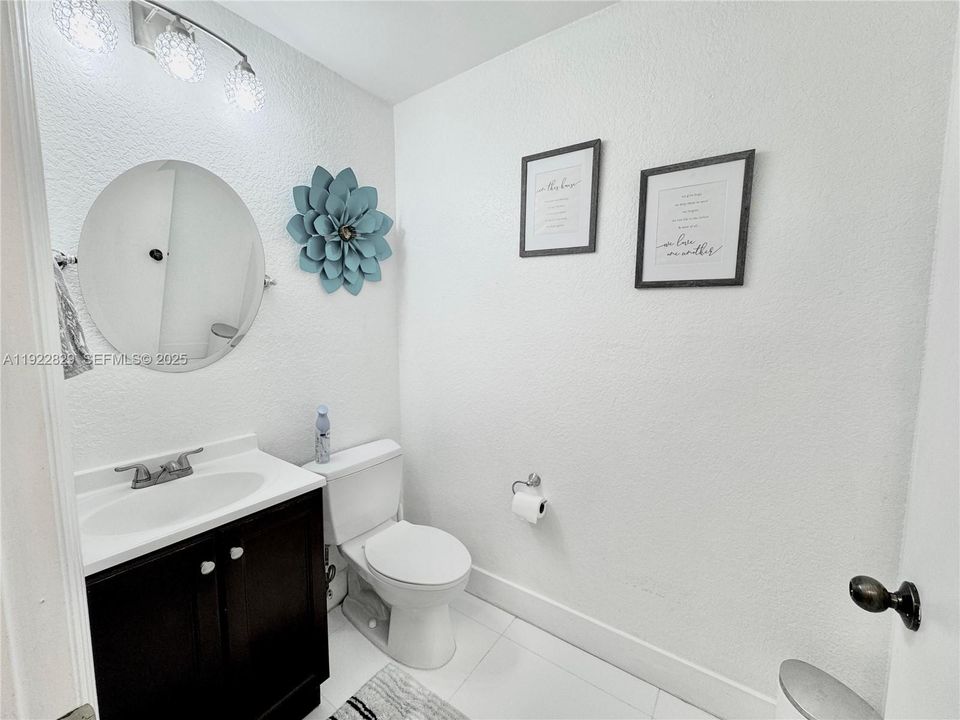 待售: $550,000 (4 贝兹, 2 浴室, 1886 平方英尺)