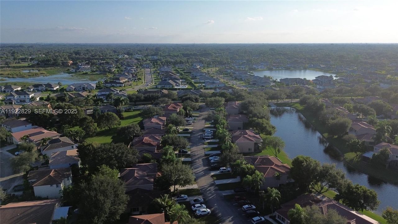 待售: $550,000 (4 贝兹, 2 浴室, 1886 平方英尺)