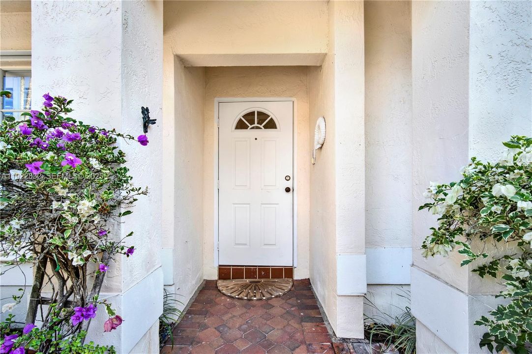 На продажу: $599,977 (3 спален, 2 ванн, 1905 Квадратных фут)