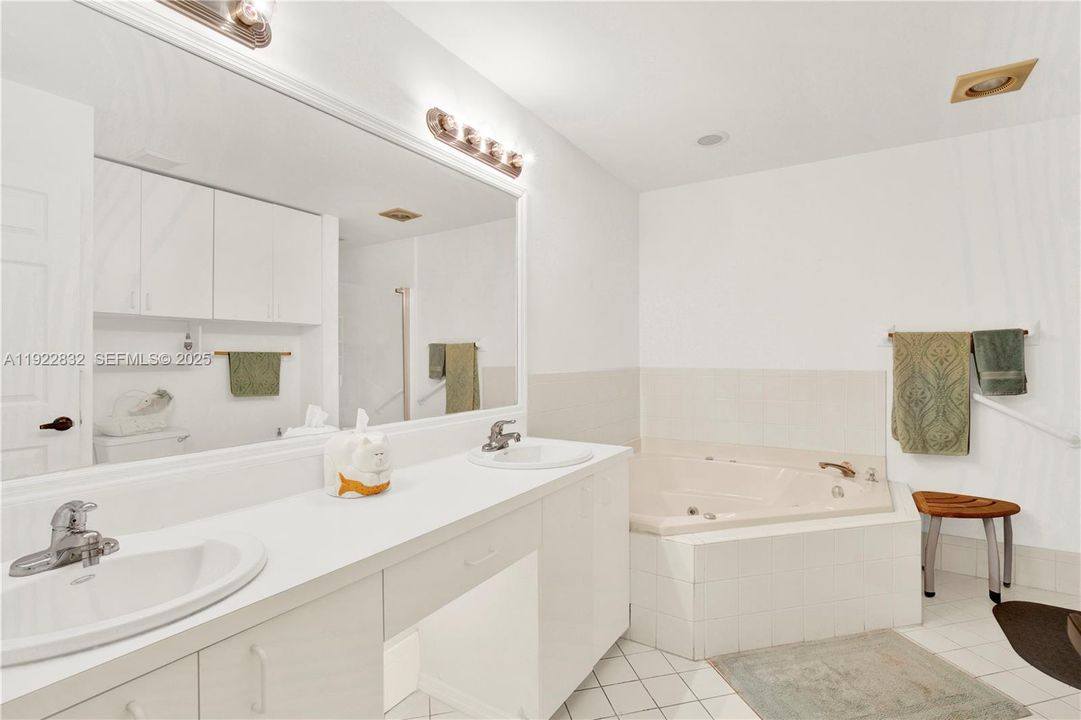 На продажу: $599,977 (3 спален, 2 ванн, 1905 Квадратных фут)