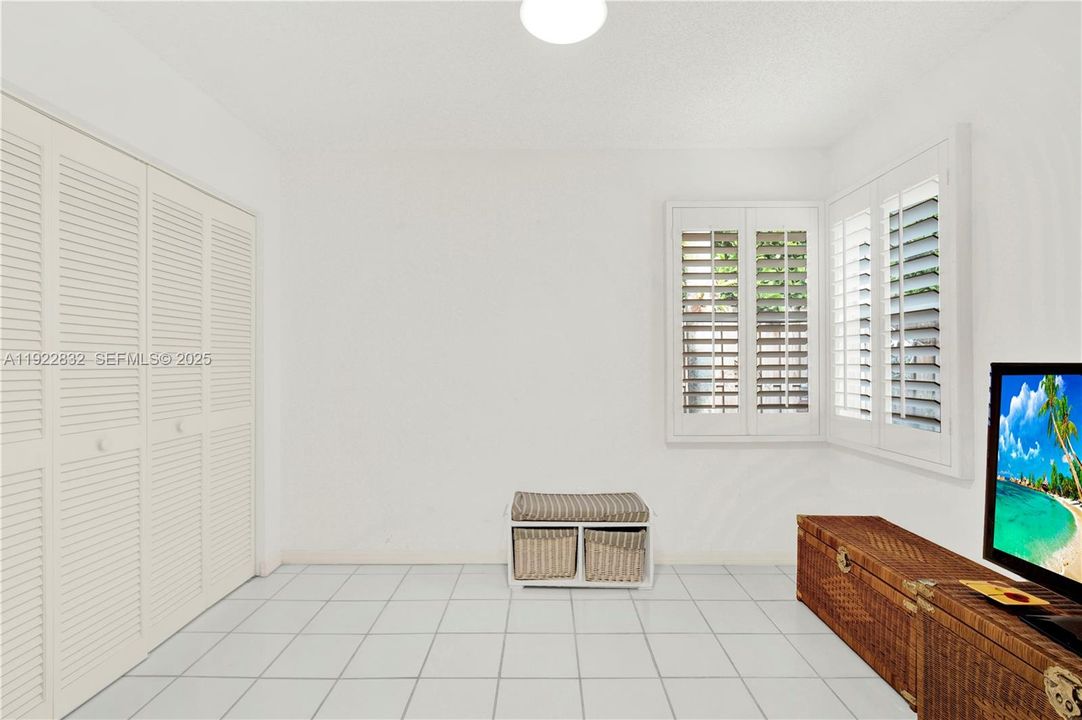 На продажу: $599,977 (3 спален, 2 ванн, 1905 Квадратных фут)