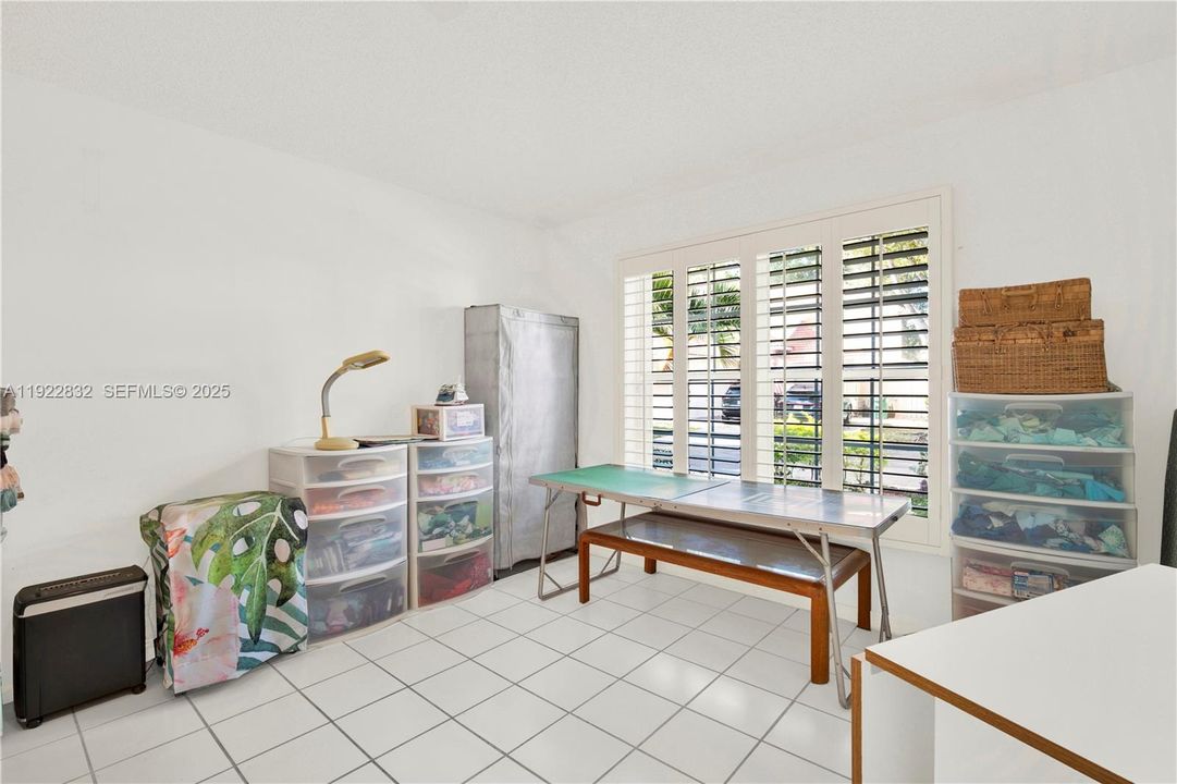 На продажу: $599,977 (3 спален, 2 ванн, 1905 Квадратных фут)