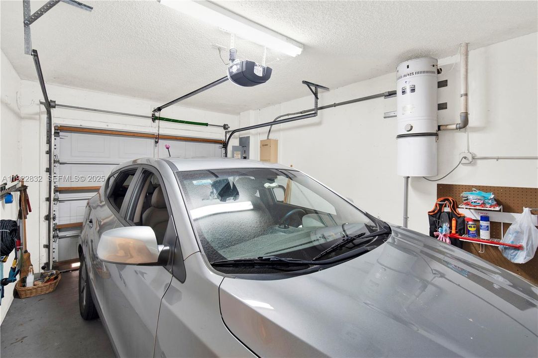 На продажу: $599,977 (3 спален, 2 ванн, 1905 Квадратных фут)