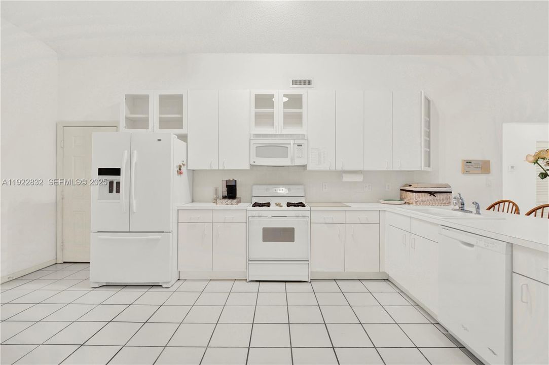 На продажу: $599,977 (3 спален, 2 ванн, 1905 Квадратных фут)