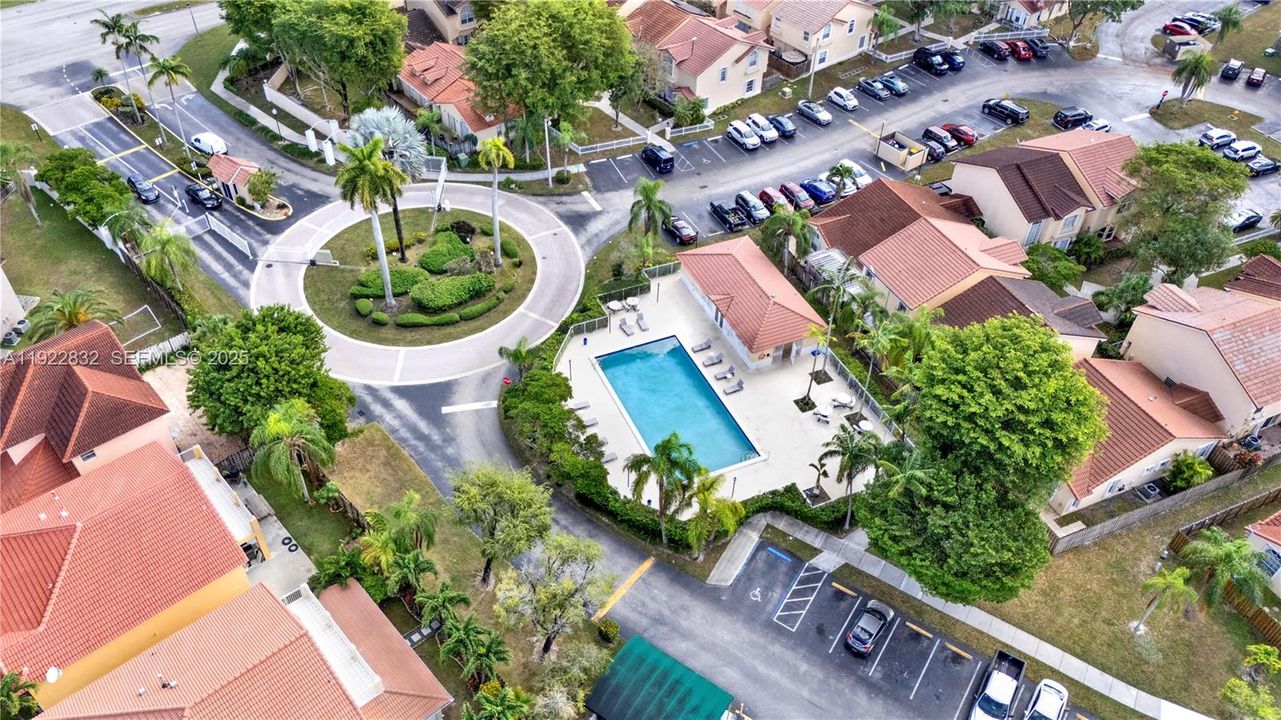 На продажу: $599,977 (3 спален, 2 ванн, 1905 Квадратных фут)