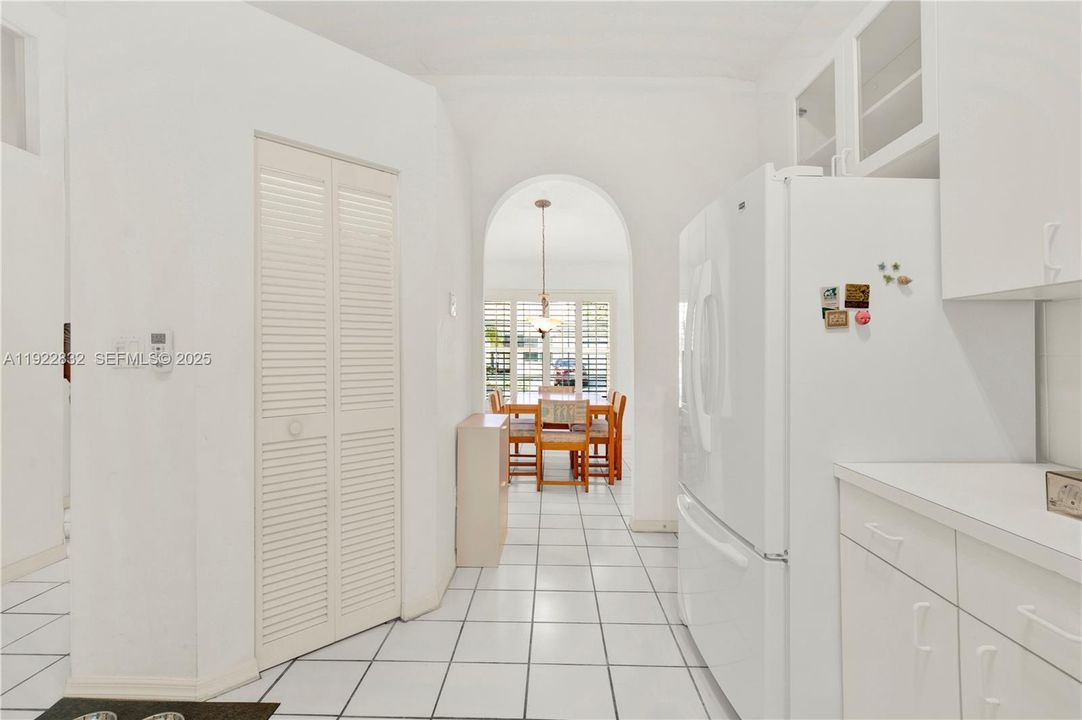 На продажу: $599,977 (3 спален, 2 ванн, 1905 Квадратных фут)