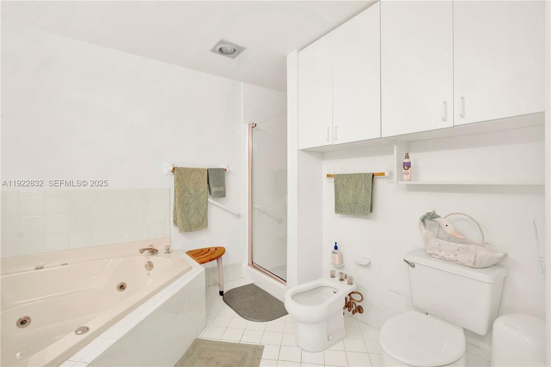 На продажу: $599,977 (3 спален, 2 ванн, 1905 Квадратных фут)