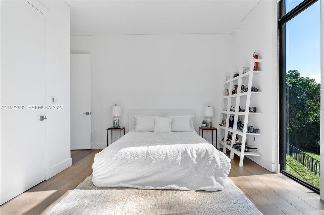 На продажу: $4,500,000 (5 спален, 4 ванн, 4156 Квадратных фут)