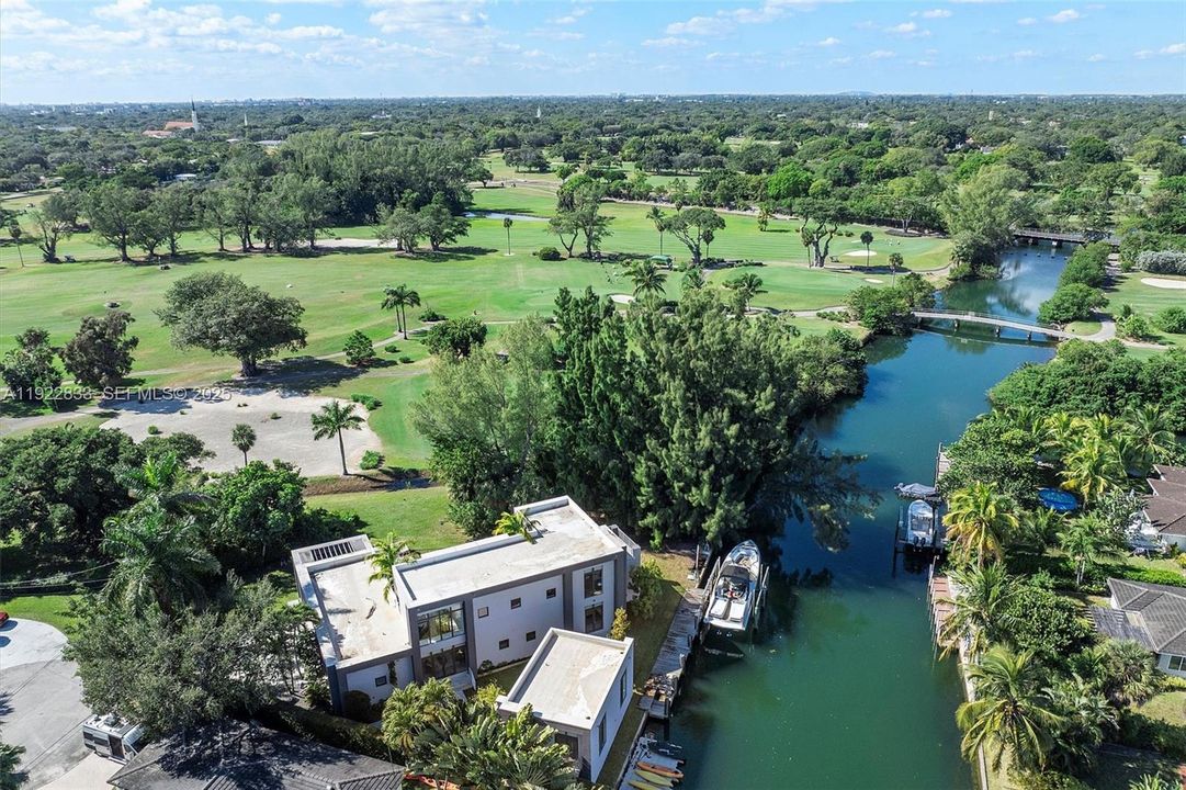 На продажу: $4,500,000 (5 спален, 4 ванн, 4156 Квадратных фут)