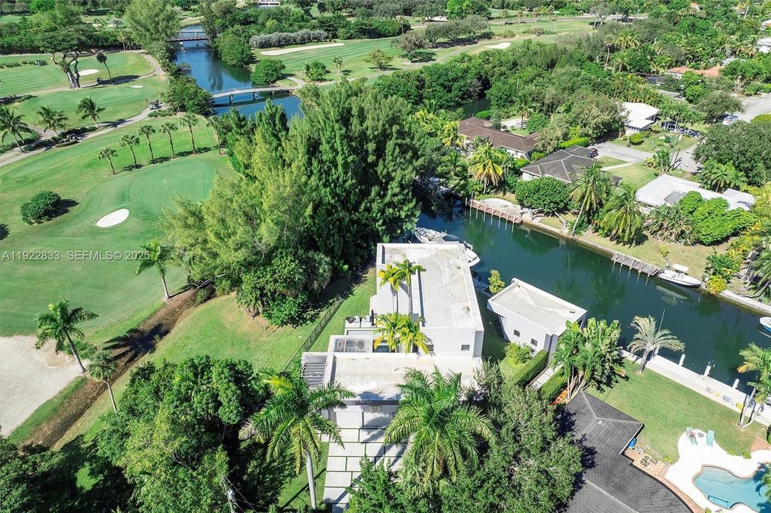 На продажу: $4,500,000 (5 спален, 4 ванн, 4156 Квадратных фут)