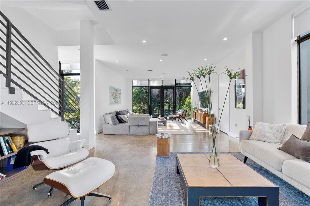 На продажу: $4,500,000 (5 спален, 4 ванн, 4156 Квадратных фут)