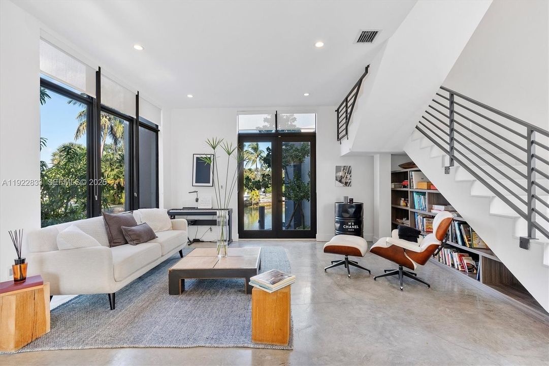 На продажу: $4,500,000 (5 спален, 4 ванн, 4156 Квадратных фут)