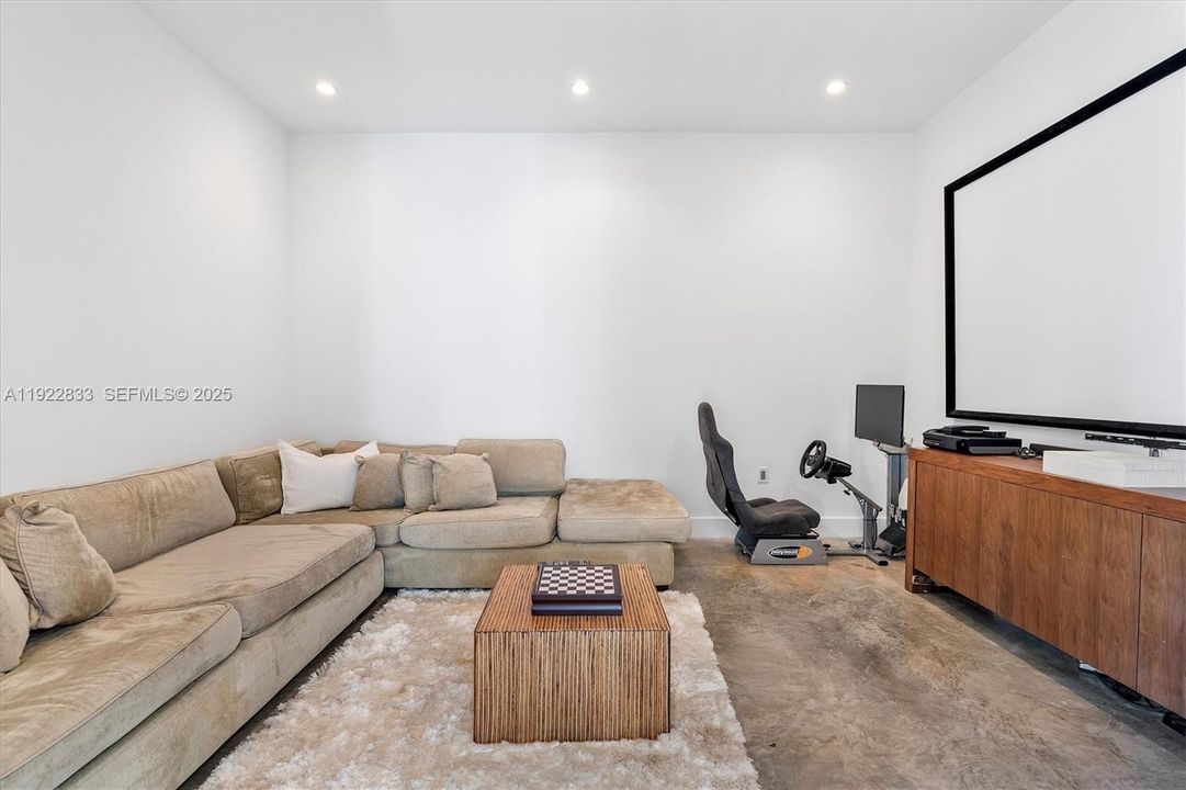 На продажу: $4,500,000 (5 спален, 4 ванн, 4156 Квадратных фут)