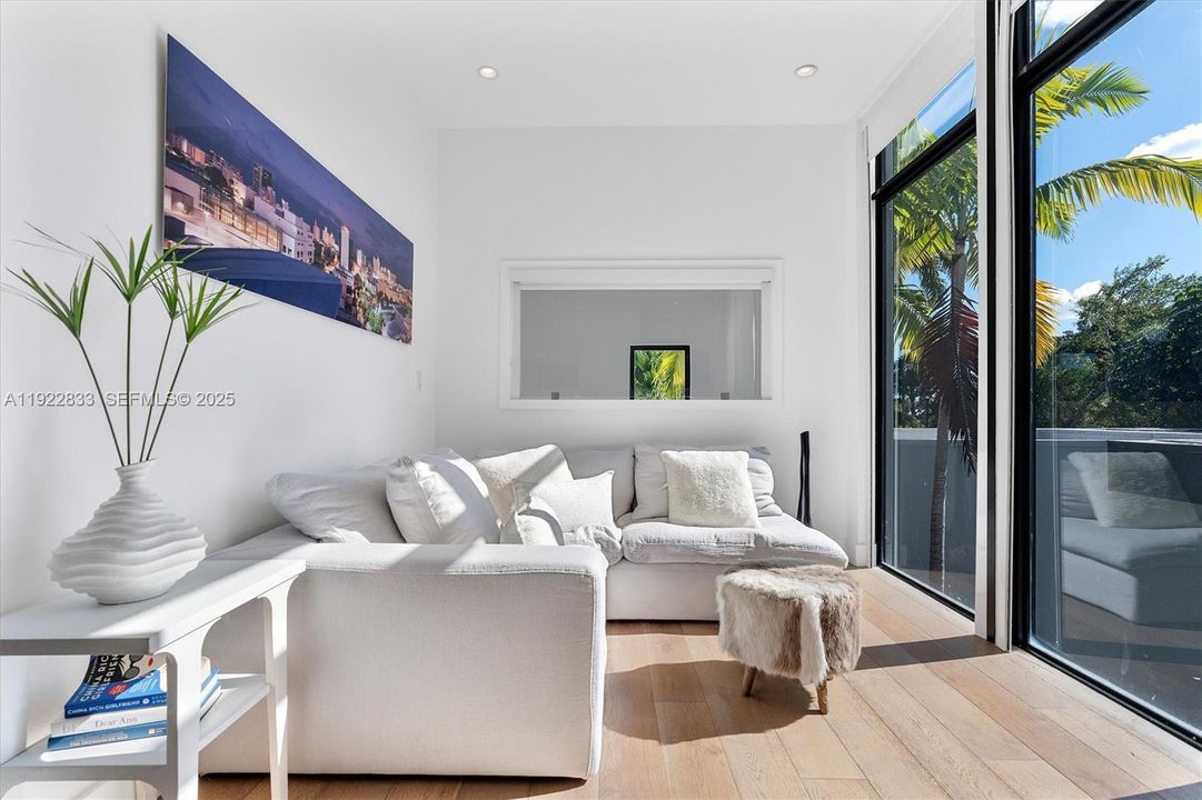 На продажу: $4,500,000 (5 спален, 4 ванн, 4156 Квадратных фут)