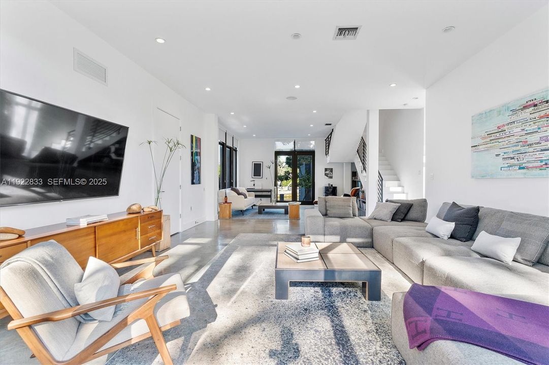 На продажу: $4,500,000 (5 спален, 4 ванн, 4156 Квадратных фут)