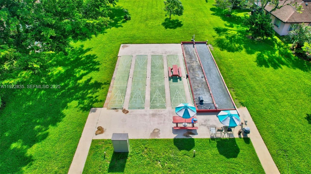 На продажу: $110,000 (2 спален, 2 ванн, 1060 Квадратных фут)