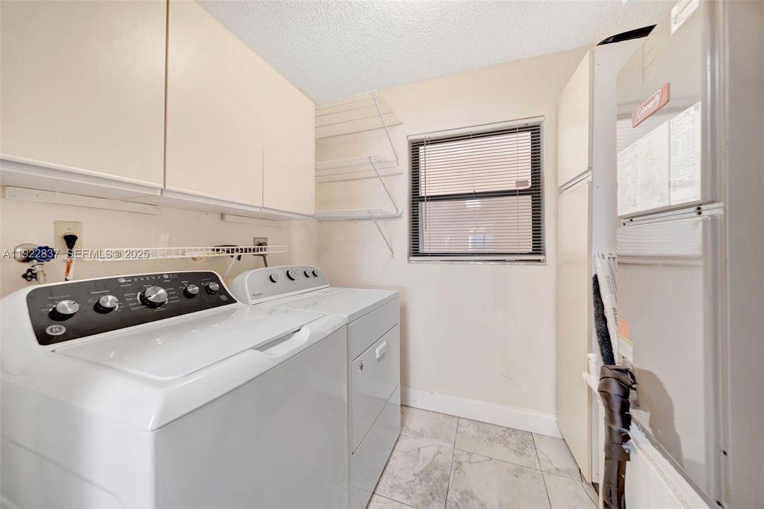 For Sale: $505,000 (2 beds, 2 baths, 1330 Square Feet)
