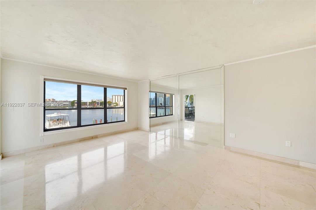 For Sale: $505,000 (2 beds, 2 baths, 1330 Square Feet)