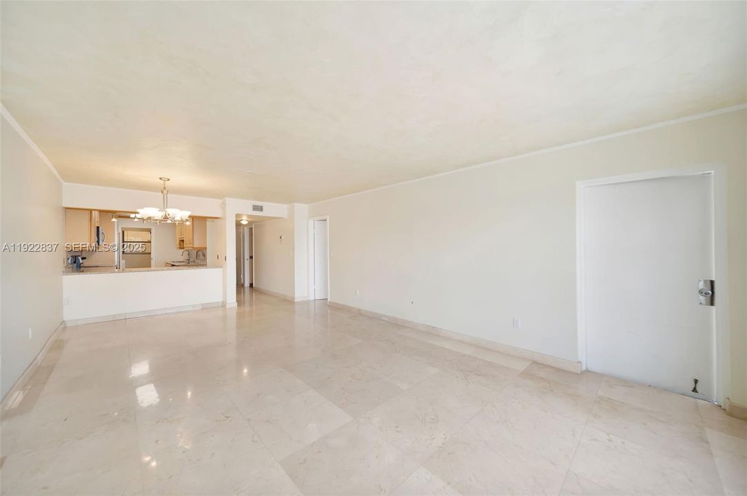 For Sale: $505,000 (2 beds, 2 baths, 1330 Square Feet)