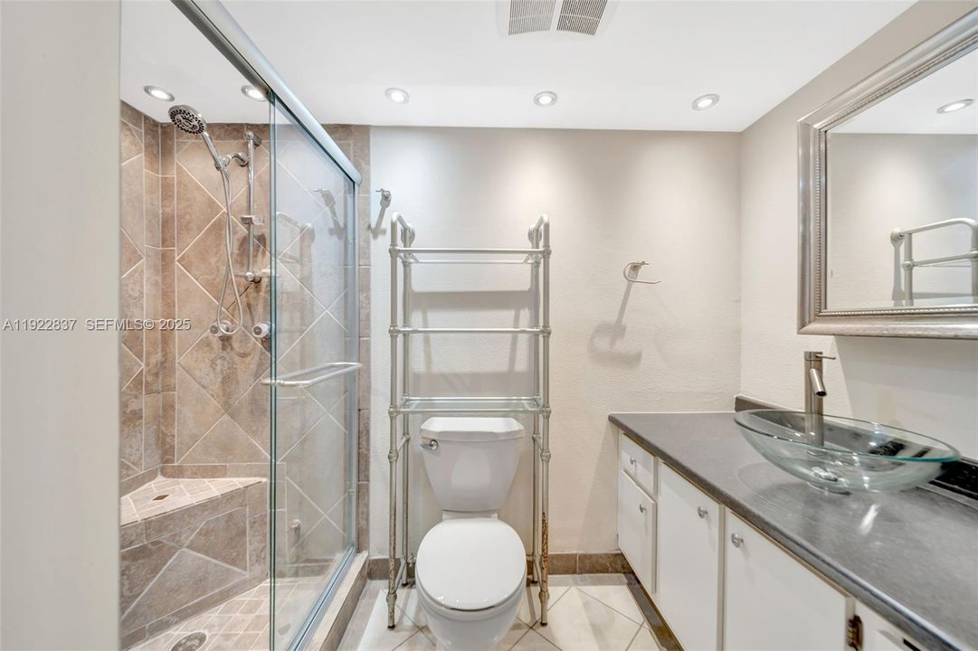 For Sale: $505,000 (2 beds, 2 baths, 1330 Square Feet)