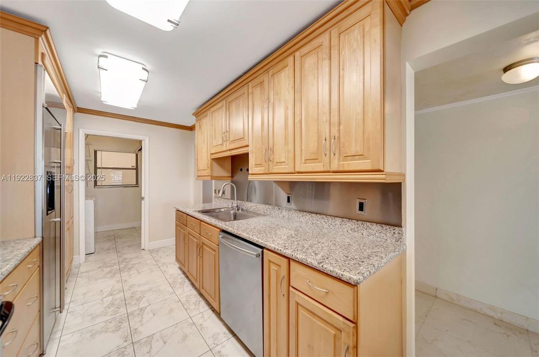 For Sale: $505,000 (2 beds, 2 baths, 1330 Square Feet)