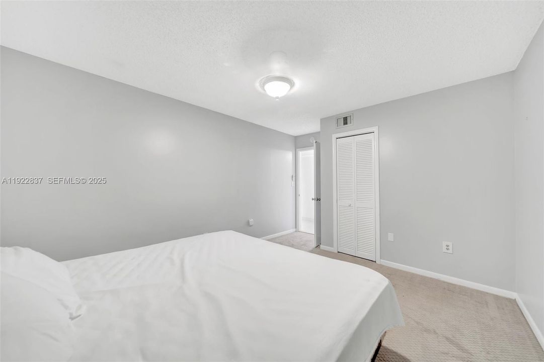 For Sale: $505,000 (2 beds, 2 baths, 1330 Square Feet)