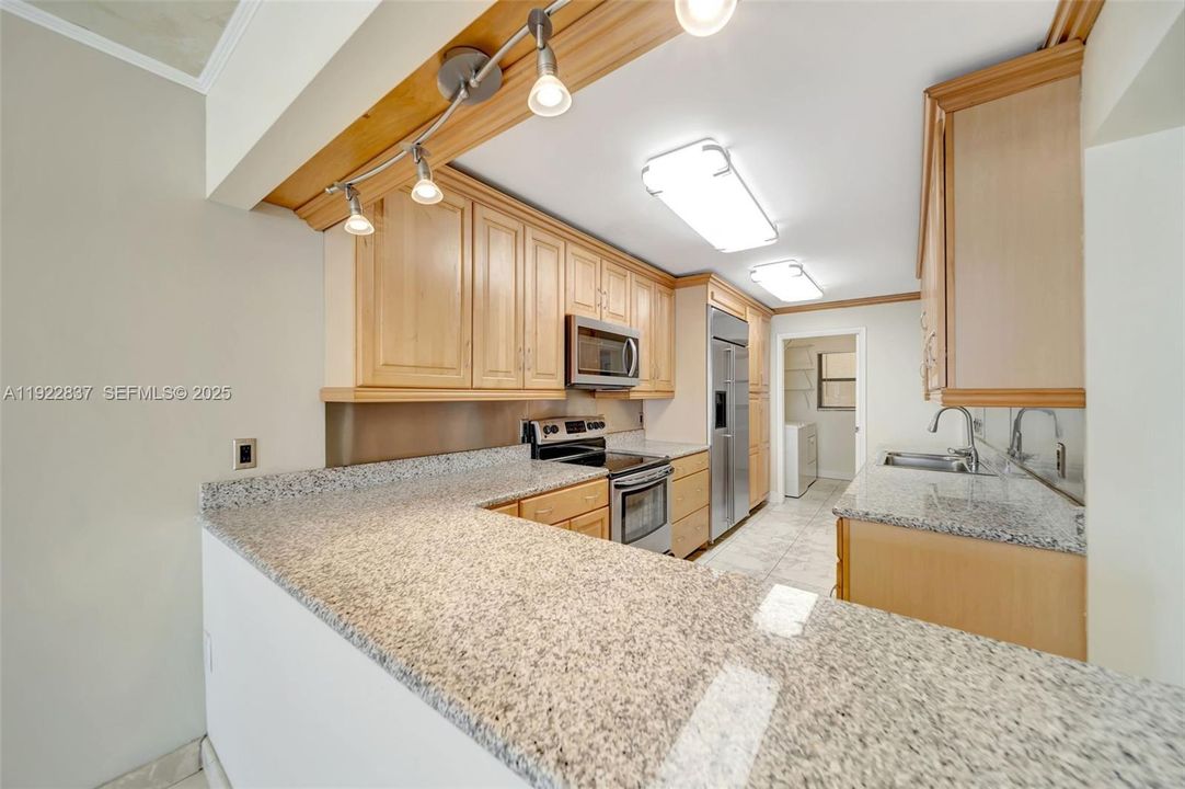 For Sale: $505,000 (2 beds, 2 baths, 1330 Square Feet)