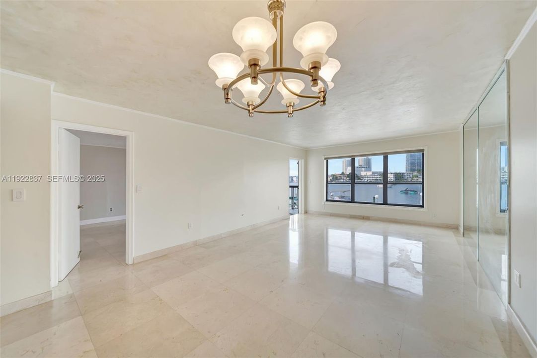 For Sale: $505,000 (2 beds, 2 baths, 1330 Square Feet)