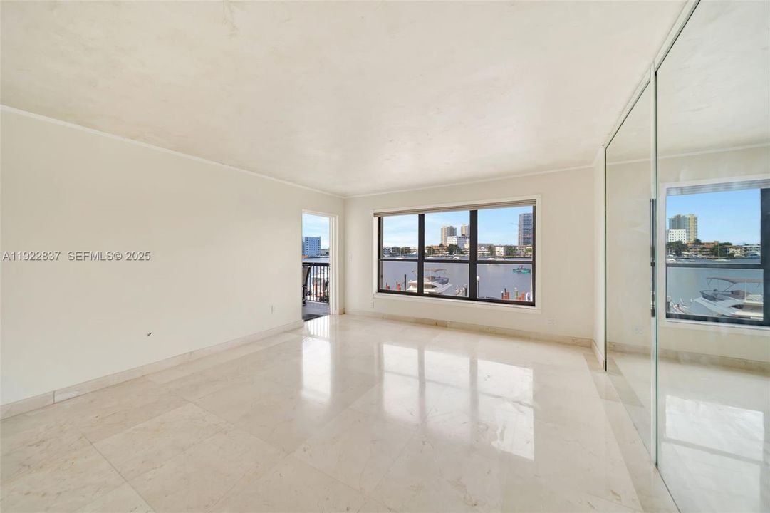 For Sale: $505,000 (2 beds, 2 baths, 1330 Square Feet)