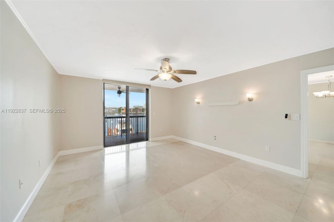 For Sale: $505,000 (2 beds, 2 baths, 1330 Square Feet)