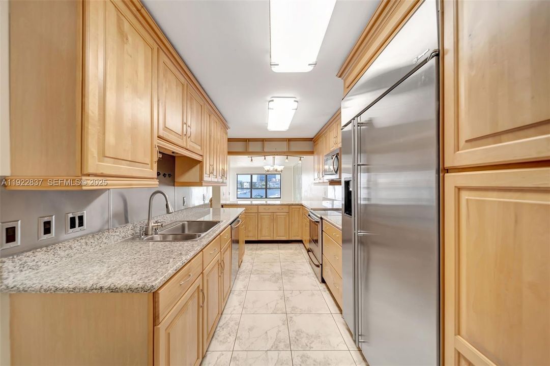 For Sale: $505,000 (2 beds, 2 baths, 1330 Square Feet)