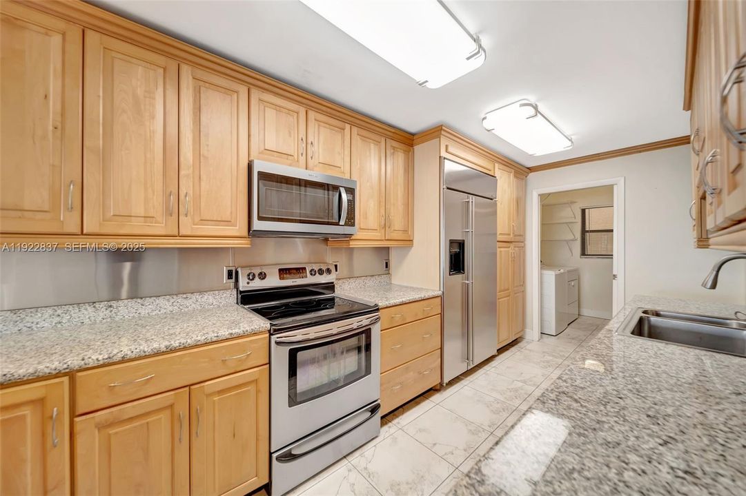 For Sale: $505,000 (2 beds, 2 baths, 1330 Square Feet)